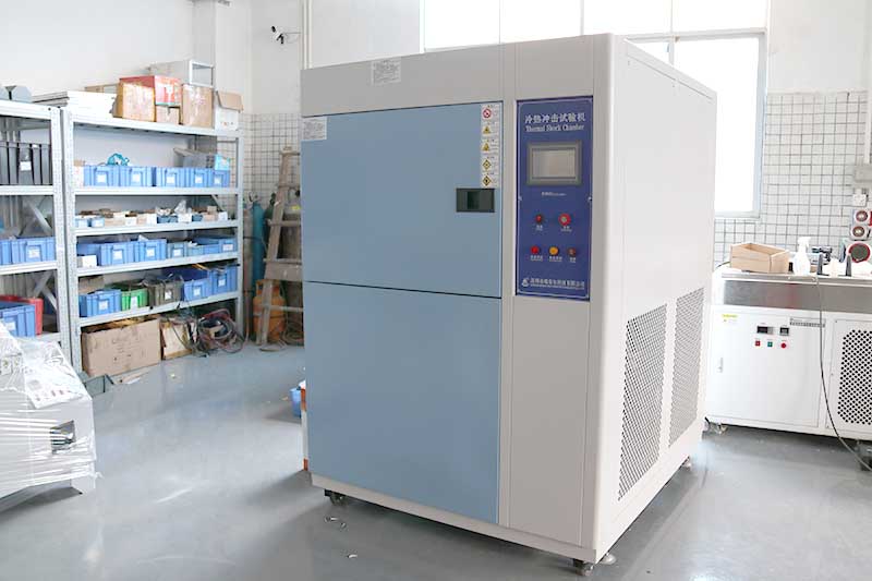 冷熱沖擊試驗(yàn)箱調(diào)試區(qū)